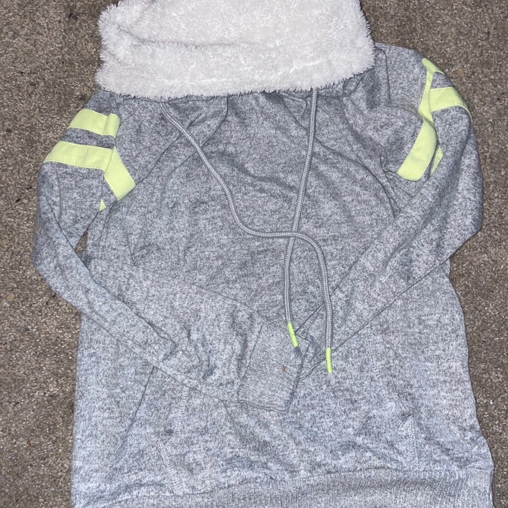 NOBO Sweater